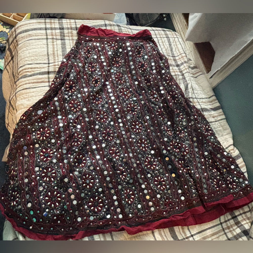 Gorgeous maxi skirt one size red and black sequins